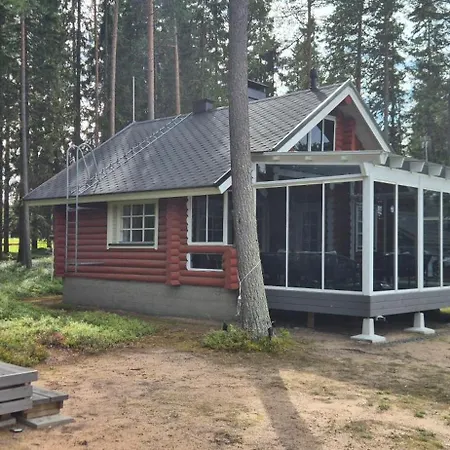 Moekki Golf-kentaen Vieressae *